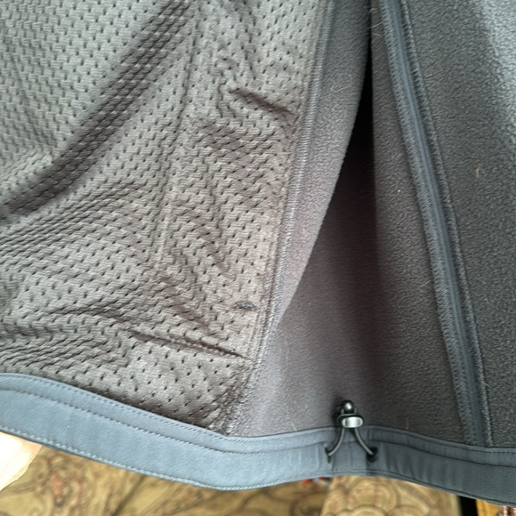 L.L. Bean Windproof Softshell Jacket - Picture 4 of 5